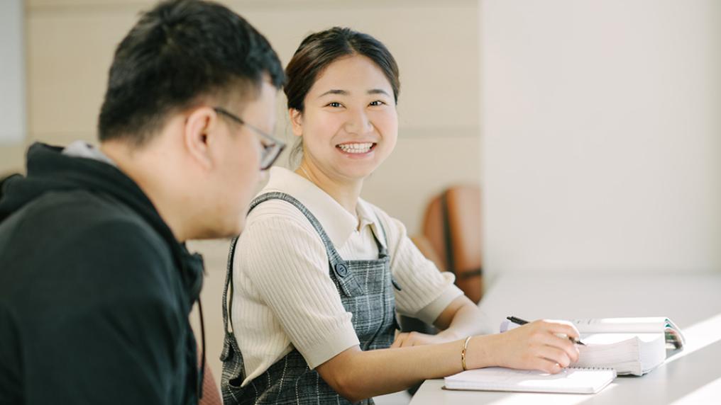 Chinese international student Zixuan Lian, Bachelor of Business.